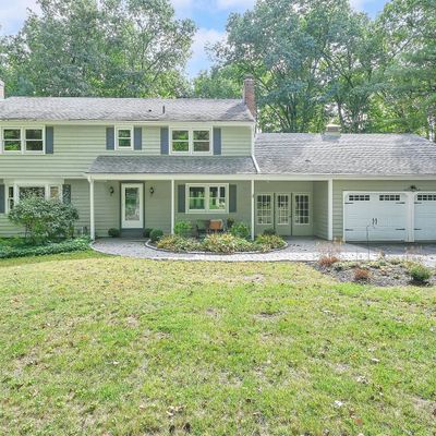 29 Hitchcock Ln, Avon, CT 06001