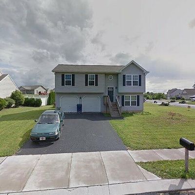 29 Shirk Dr, Fredericksburg, PA 17026