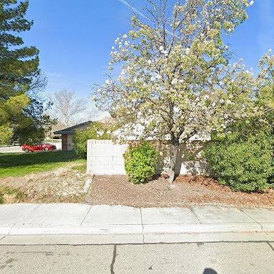 3803 W Avenue J4, Lancaster, CA 93536