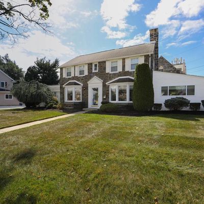 386 Lombardy Rd, Drexel Hill, PA 19026