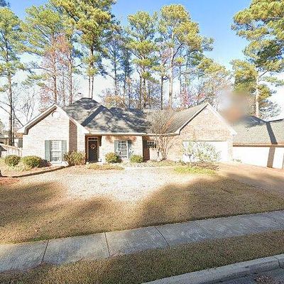 323 Pinewood Ln, Ridgeland, MS 39157