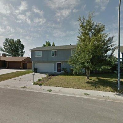 3233 Watsabaugh Dr, Gillette, WY 82718