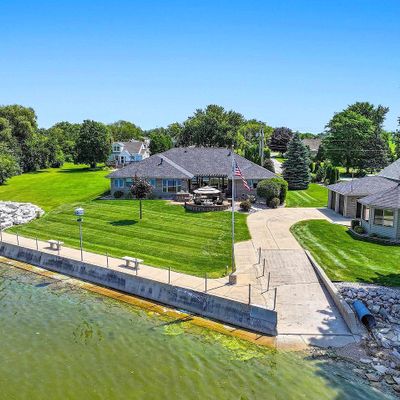 3363 Beach Ln, Green Bay, WI 54311