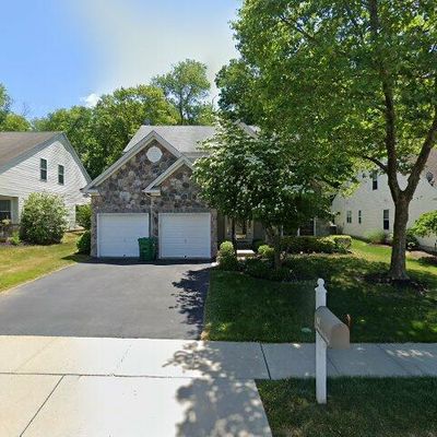 43 Lexington Dr, Pennington, NJ 08534