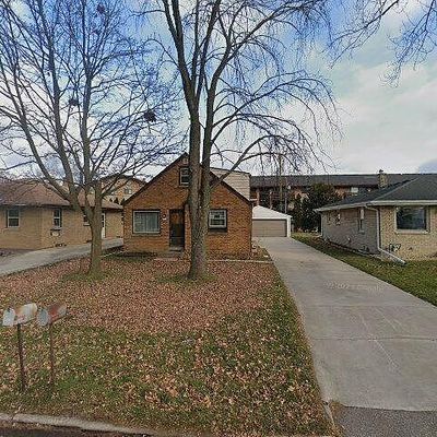 4570 S Ahmedi Ave, Saint Francis, WI 53235