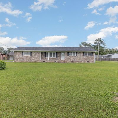 4637 Dogwood St, Loris, SC 29569