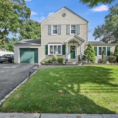 396 Spring Valley Rd, Paramus, NJ 07652