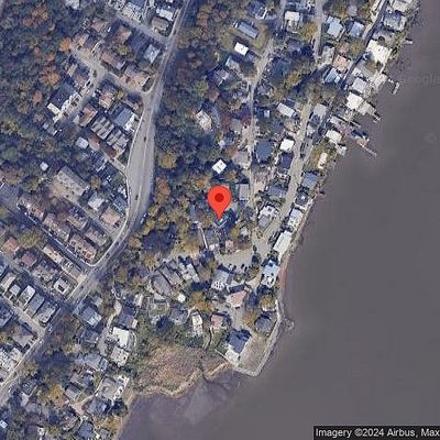 4 Colony Rd, Edgewater, NJ 07020