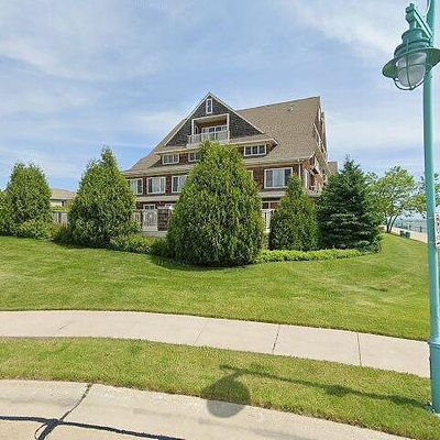 4 Gas Light Dr #211, Racine, WI 53403