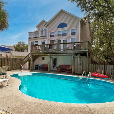 402 Tahiti Ct, Carolina Beach, NC 28428