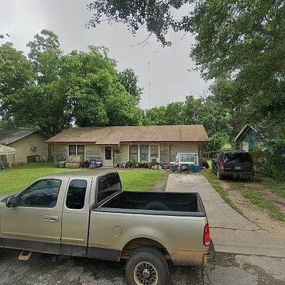 403 E 16 Th St, Cameron, TX 76520