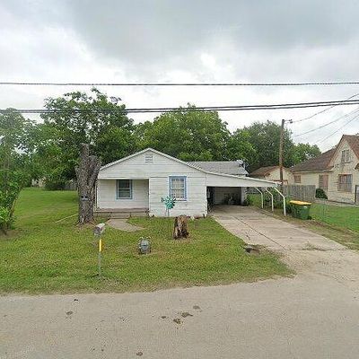 409 E Yeagua St, Groesbeck, TX 76642