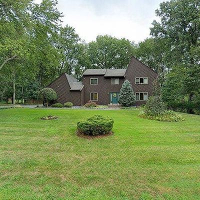 41 Cobblestone Xing, Norwood, NJ 07648