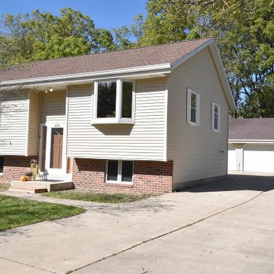 410 Wahl Ave, Mukwonago, WI 53149