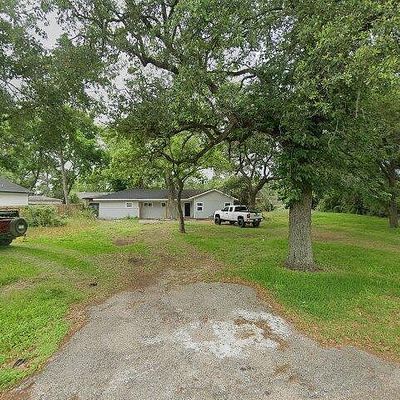 503 Cobb St, Clute, TX 77531