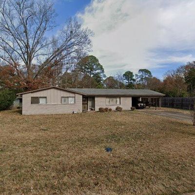 5256 Parkway Dr, Jackson, MS 39211