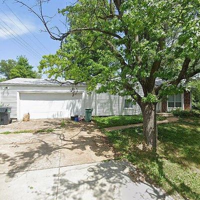 536 Harvest Dr, Saint Charles, MO 63304