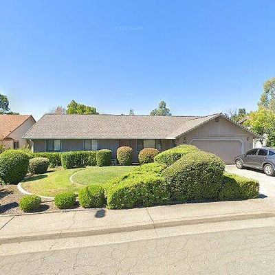 470 Peppertree Ln, Redding, CA 96003