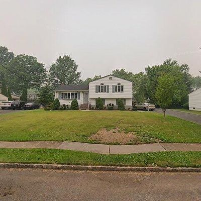 48 Dorset Dr, Clark, NJ 07066