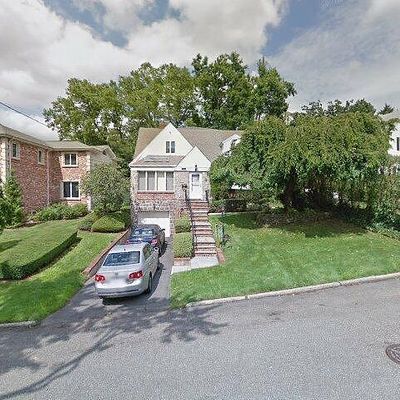 615 Northumberland Rd, Teaneck, NJ 07666