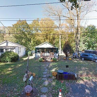 63 Riverside Dr, Oakland, NJ 07436