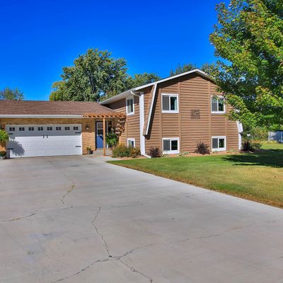 6657 Cedar Hills Dr, Cannon Falls, MN 55009