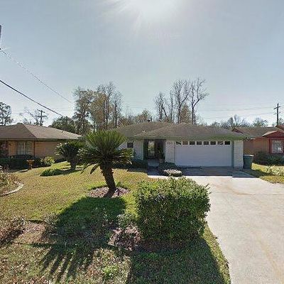 5745 Picadilly Ln, Beaumont, TX 77708