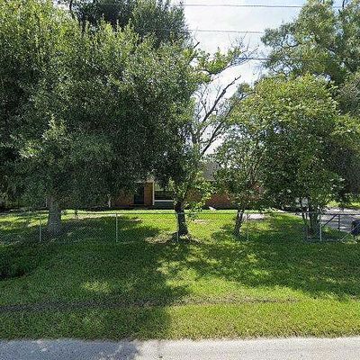 5809 Maple Ln, Tampa, FL 33610