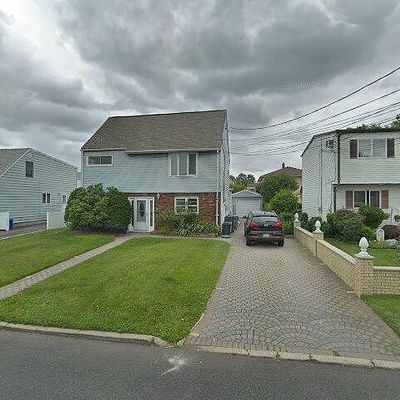 6 Mavis Pl, Moonachie, NJ 07074