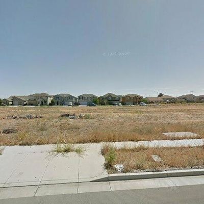 74 Medeival St, Merced, CA 95341