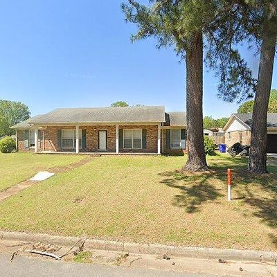 7403 Knollwood St, Florence, AL 35634