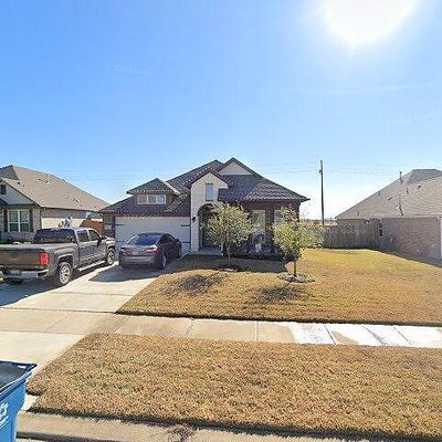 7407 Masters Dr, Navasota, TX 77868