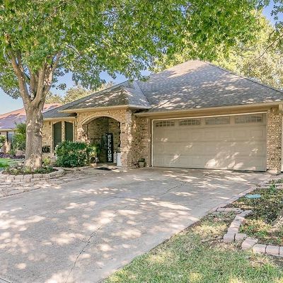 7413 Sean Dr, North Richland Hills, TX 76182