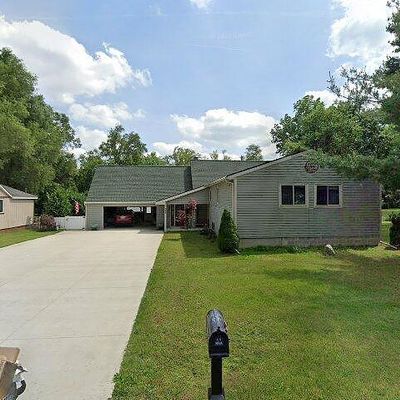 743 Amenia St, Wolverine Lake, MI 48390