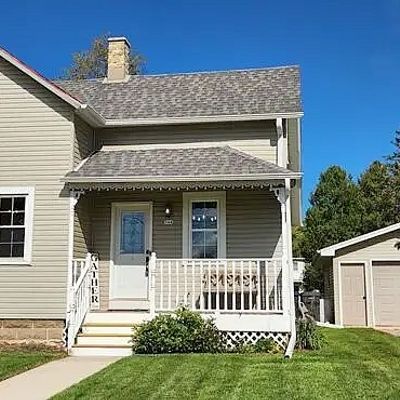 744 Center Ave, Oostburg, WI 53070