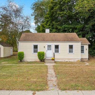 75 Black Point Rd, Niantic, CT 06357