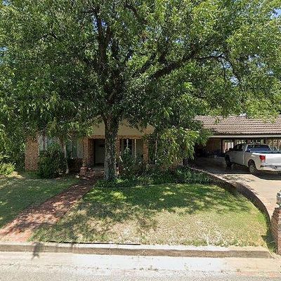 710 W Dale St, Winters, TX 79567