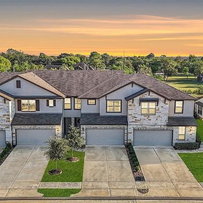 7116 Fannin St, Pearland, TX 77584