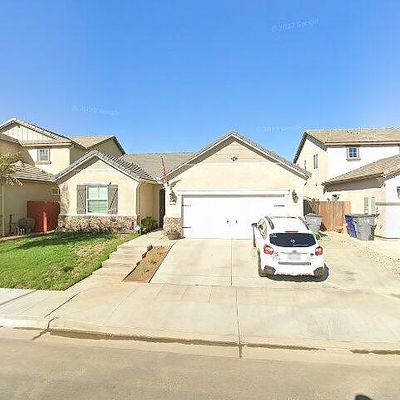 7121 N La Paz Ave, Fresno, CA 93722