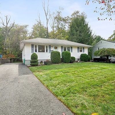 86 Calumet Ave, Oakland, NJ 07436