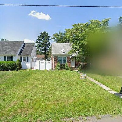 88 Sherwood Rd, Dumont, NJ 07628