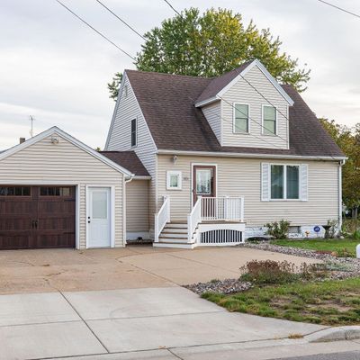 904 Green Bay St, Onalaska, WI 54650