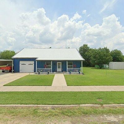 905 E Commerce St, Henrietta, TX 76365