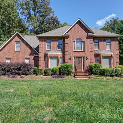 907 Weymouth Dr, Gastonia, NC 28056