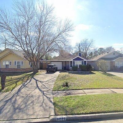 9225 Waving Fields Dr, Houston, TX 77064