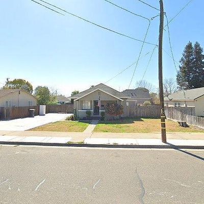 923 Poplar St, Oakdale, CA 95361