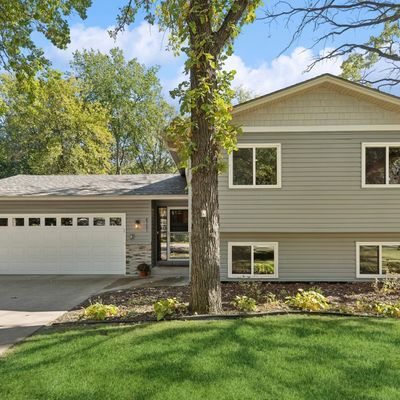 8265 Pleasant View Dr, Saint Paul, MN 55112