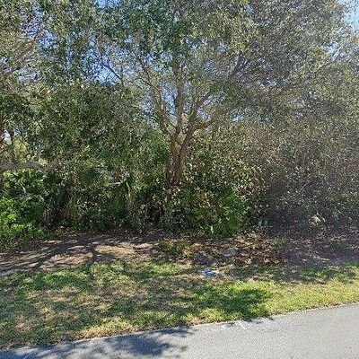 8444 Oceanside Dr #D31, Vero Beach, FL 32963