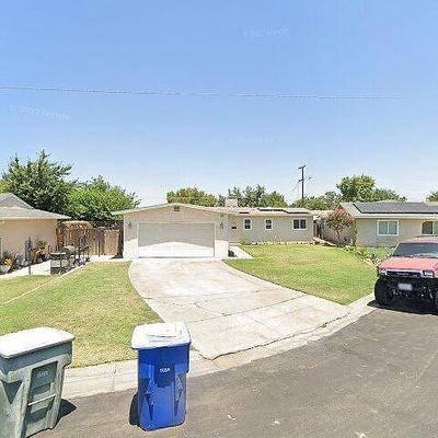 855 Estabrook Dr, Clovis, CA 93612