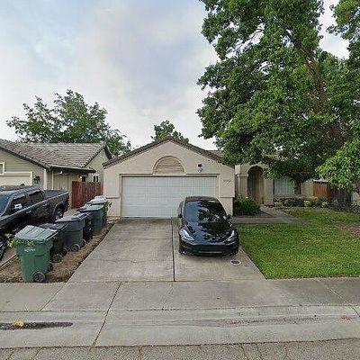 8582 New Valley Way, Sacramento, CA 95828